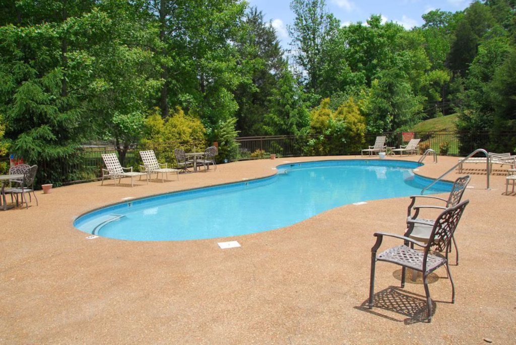 Cedar Falls Resort community pool